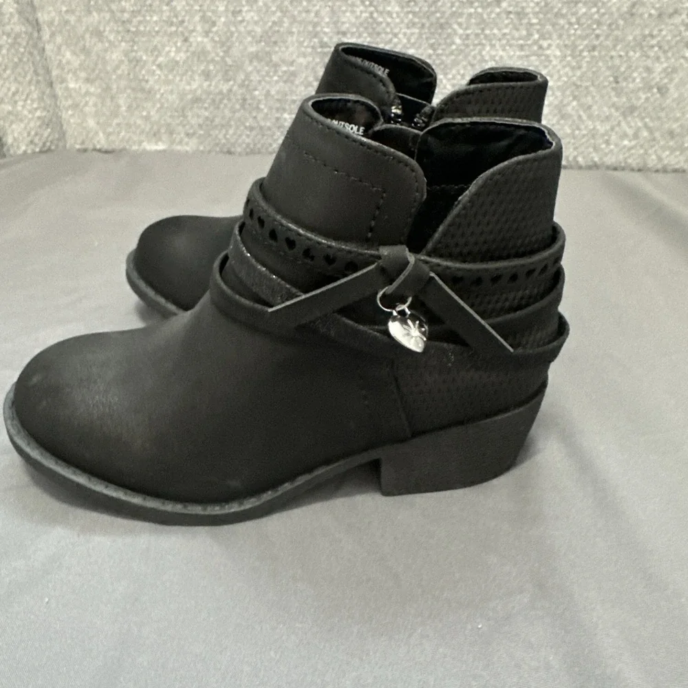 Jellypop Kids Black Ankle‎ Boots Heart Accent Boot Size 11M Glitter